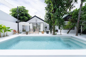 Stunning Pool Villa - In Old Town Chiang Mai